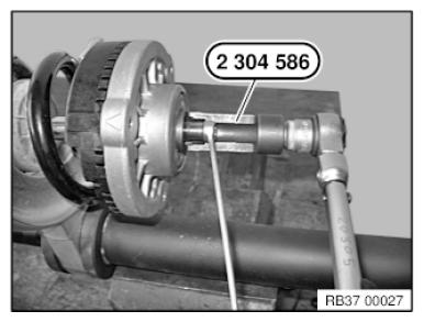 G09915568